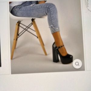 NWOT Only Maben Mary Jane Platform Chunky High Heels Pump